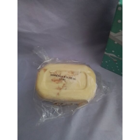 Handcrafted Goats Milk & Olive Oil Lilac Soap in Gift Box - Picture 3 of 3